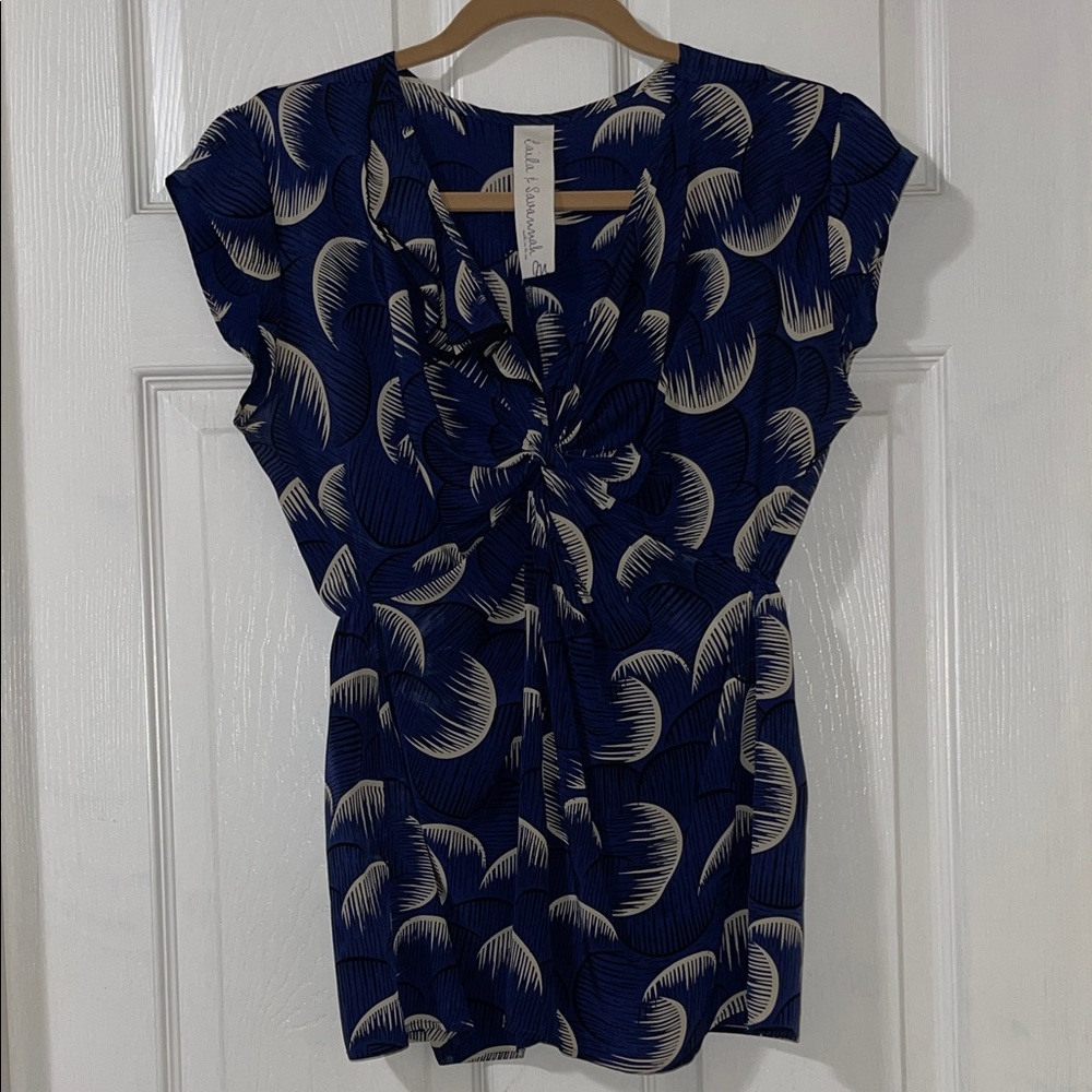 Laila and Savannah 100% silk blouse